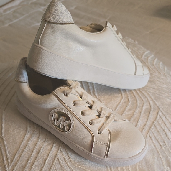 Michael Kors White Sneakers with Metallic Logo - Picture 8 of 9